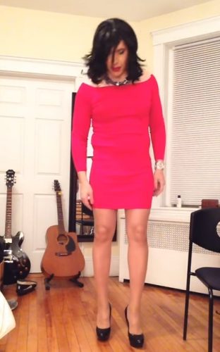 Tecrübeli Travesti&#8217;den Kırmızı Elbiseli Webcam Show